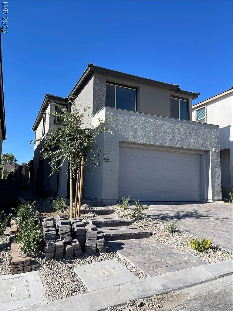 4 bed, 3.0 bath, 2084 sqft, $3,100 — Photo 1