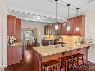 103 Hedgewood Dr, Mooresville, NC 28115