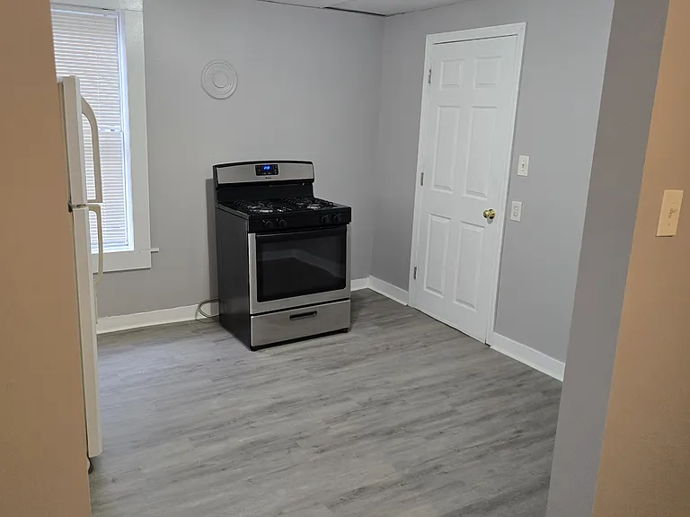315 Cedar St #1 — Photo 9
