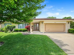 7710 Stratford Pl, Darien, IL