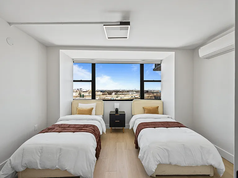 Cosmo 440 Luxury Apartments — Photo 11