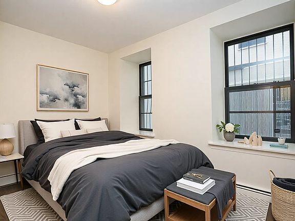 4th image of 963 Columbus Ave APT 1A