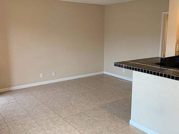 4th image of 4615 N Bellflower Blvd APT 8