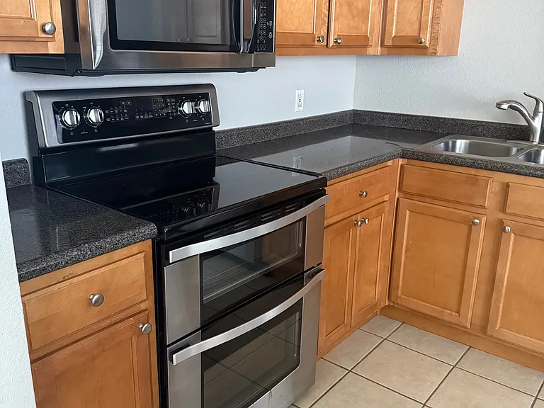 385 Woodside Dr — Photo 14