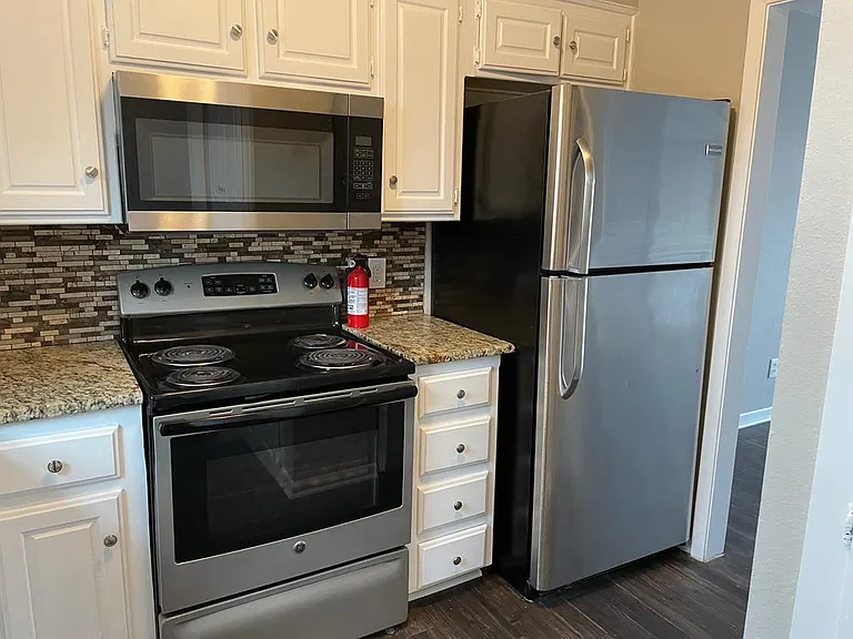609 S 5th St #6 — Photo 10