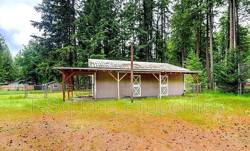 3 bed, 2.0 bath, 1180 sqft, $3,500 — Photo 4