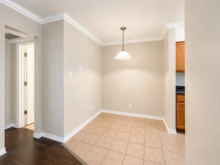 1430 NW 25th St #210 — Photo 5