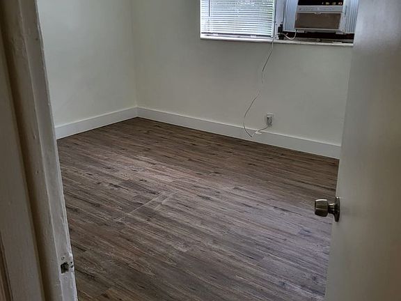 3rd image of 317 N 61st Ter #5