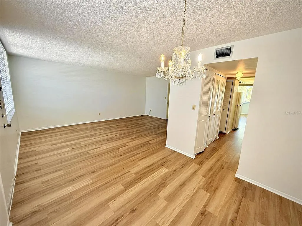 1 bed, 1.5 bath, 930 sqft, $1,500 — Photo 4