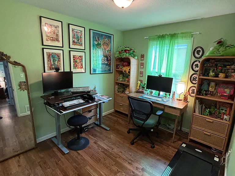 Bedroom 2/office
