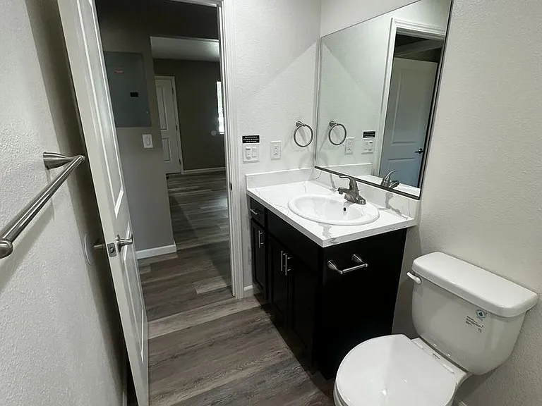 2110 Iroquois Ave — Photo 10