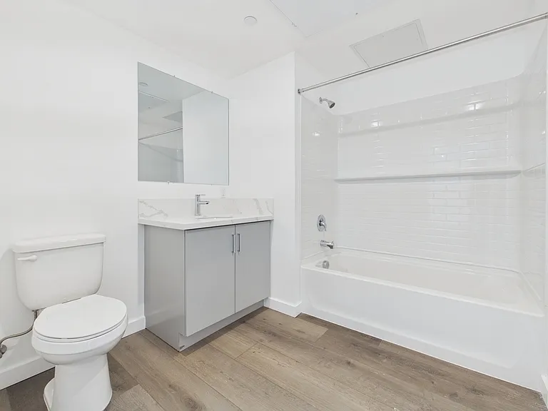 Diamante Apartment Homes — Photo 40