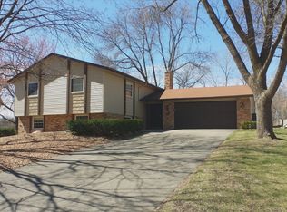 6908 Ridgeview Dr, Edina, MN 55439