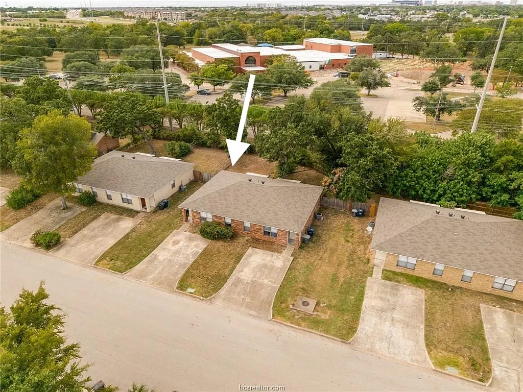 3 bed, 1028 sqft, $1,400 — Photo 2