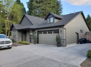 877 Oakway Rd, Eugene, OR 97401