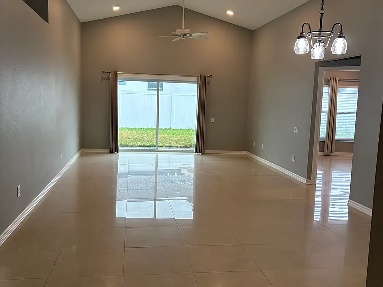18139 Leafwood Cir — Photo 8