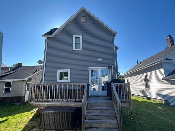 4th image of 1013 John St