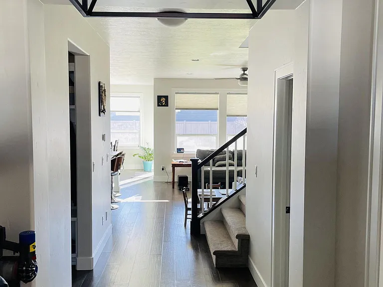 2517 E Ashlar Dr — Photo 2