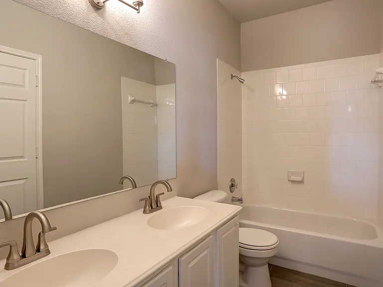 2954 La Vista Ln — Photo 2