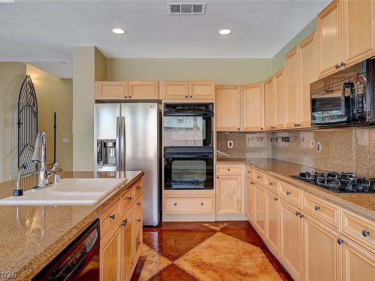 9462 Castillana Ct — Photo 9