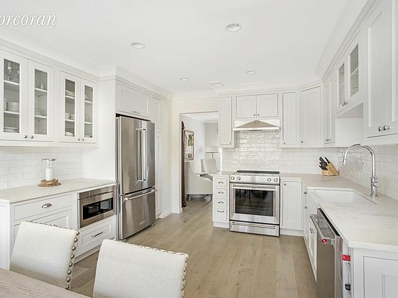 5th image of 50 Hubbard Ln Unit 15