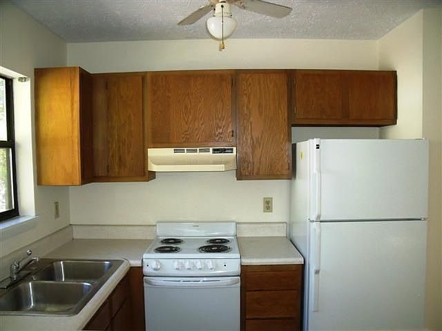 1st image of 23 Melton Dr APT 4