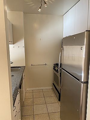 4th image of 393 W 49th St APT 4