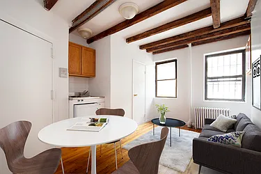 Rented by R New York