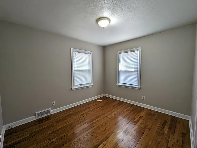 3318 Carolina Ave — Photo 6