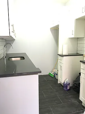 Rented by Avenues Real Estate | media 9