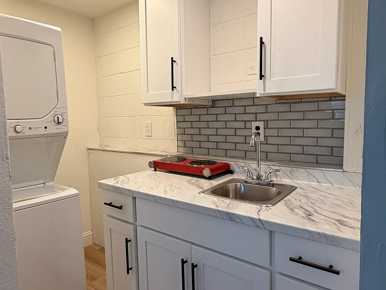 1 bed, $1,000 — Photo 4