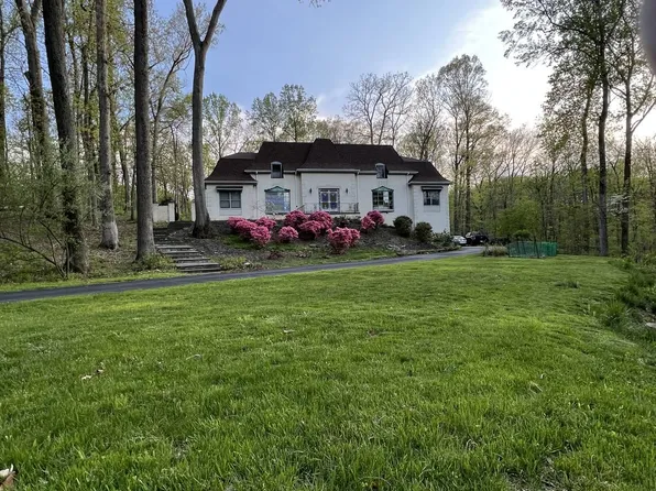 9615 Verveille Dr, Vienna, VA 22182