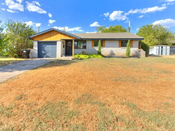 907 SW 3rd St, Moore, OK 73160