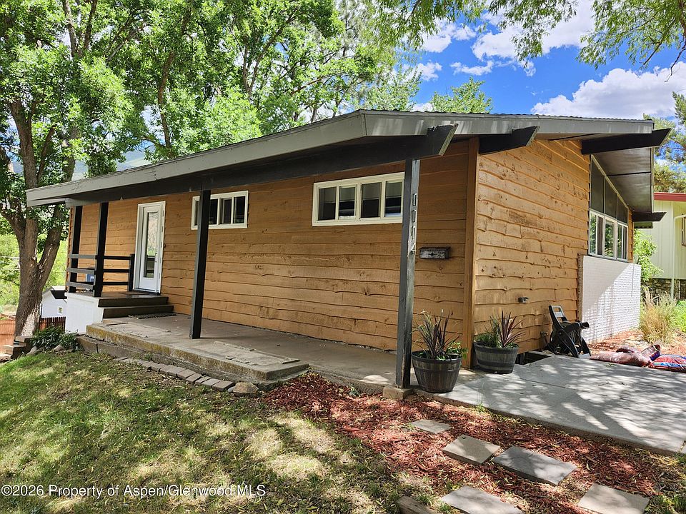 1st image of 1114 Red Mountain Dr