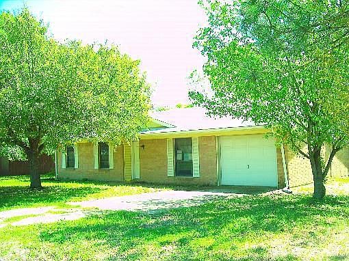 1st image of 1007 W Park Dr