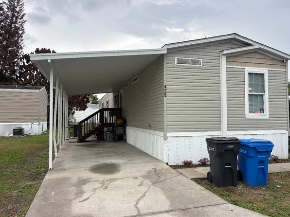 425 Parkwood Estates Dr, Plant City, FL 33566