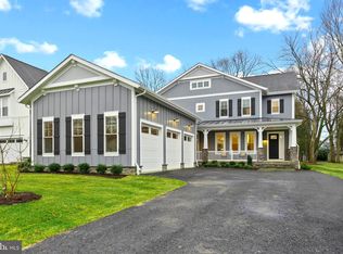 8633 Fort Hunt Rd, Alexandria, VA 22308