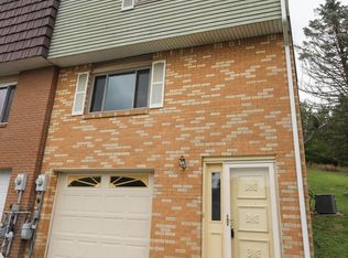 2027 Denning Way, North Versailles, PA