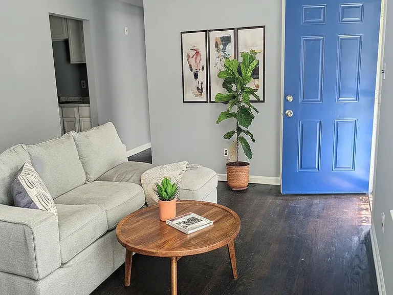 1408 Enfield Ave — Photo 3