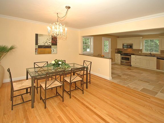 3rd image of 3 Estella Ave