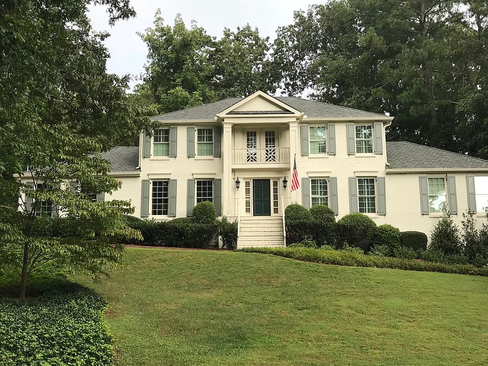 1st image of 401 Cherry Hill Dr SE
