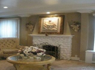 3901 Clearview Expy, Bayside, NY 11361