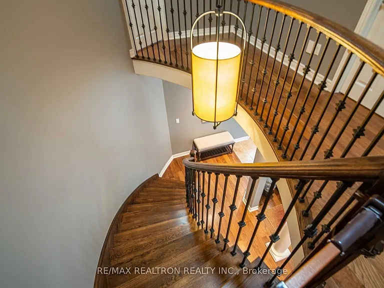 18 Ravine Edge Dr — Photo 16