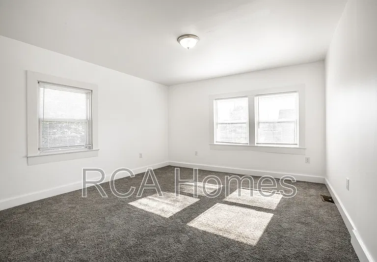 2960 N Park Ave — Photo 13