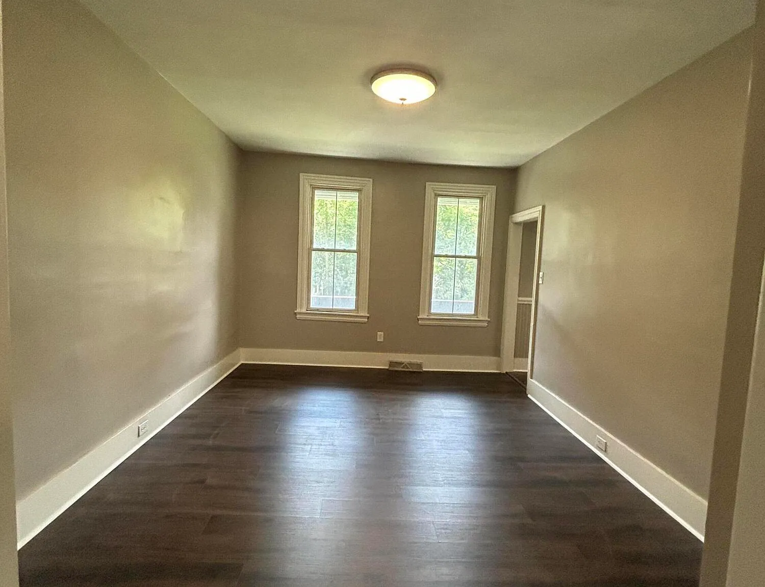 5 bed, 1680 sqft, $1,300 — Photo 4