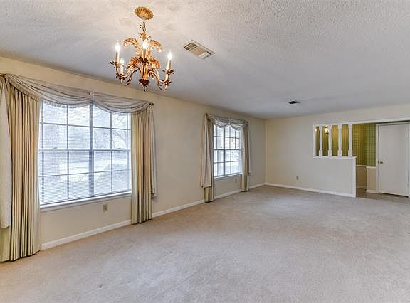 5th image of 3902 Shady Valley Dr