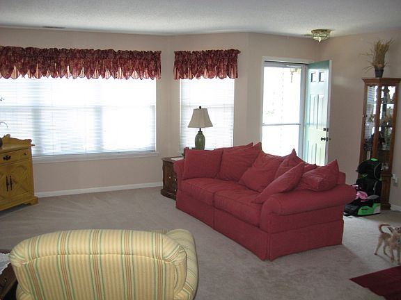 Living Room 21 x 21