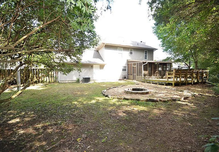 8102 Mee Mee Rd — Photo 34