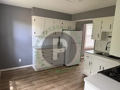 10709 Fidelity Ave — Photo 11