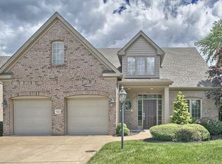 102 Curry Ct, Coraopolis, PA 15108